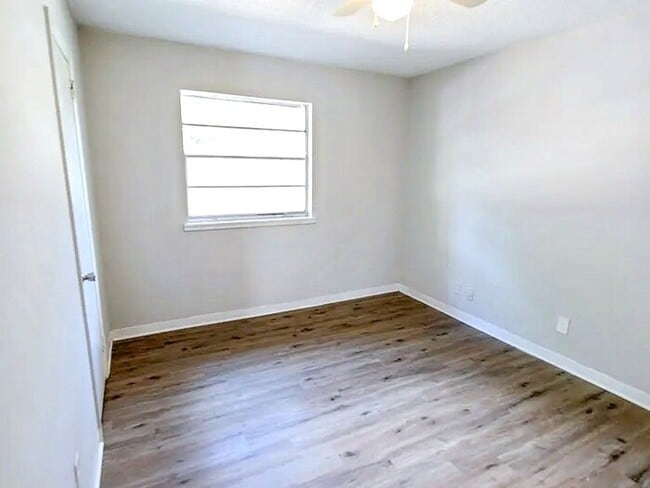 Photo - 2032 Stouts Rd Unidad j