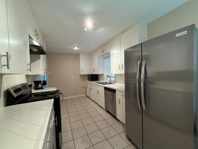 Photo - 2007 Sheridan St