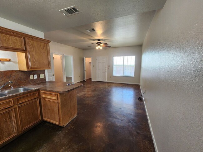 Photo - 811 E Ave I Unidad B