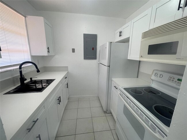 Photo - 3960 SW 68th Ave