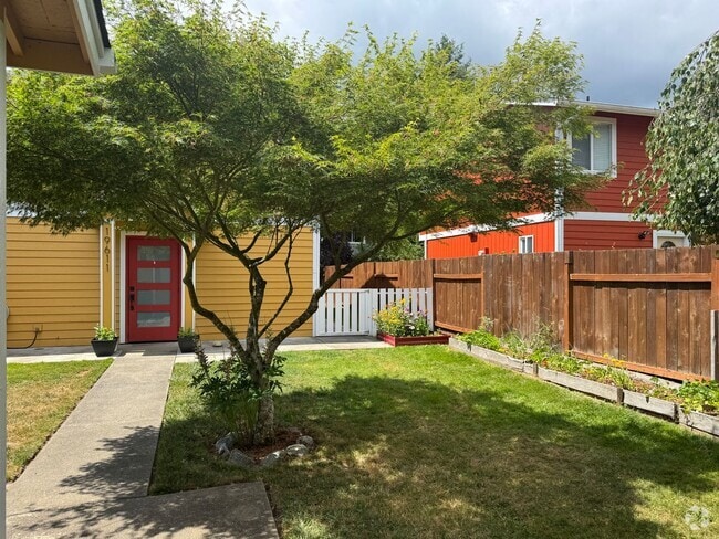 Building Photo - Downtown Poulsbo....walk to everything fro... Rental