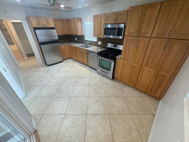 Photo - 4BD/2BA House on 63rd!