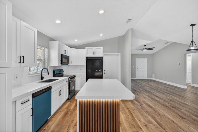 Photo - 351 NW 8th Ave