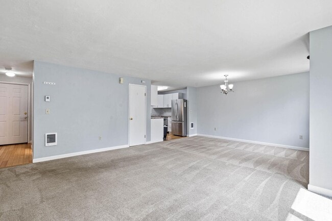 Photo - Beautiful, bright 2-bdrm/2.5-bath Lake Oswego condo. W/D, covered parking, pool, serene setting