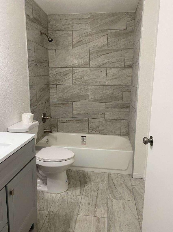 Building Photo - 594 Graves Ave