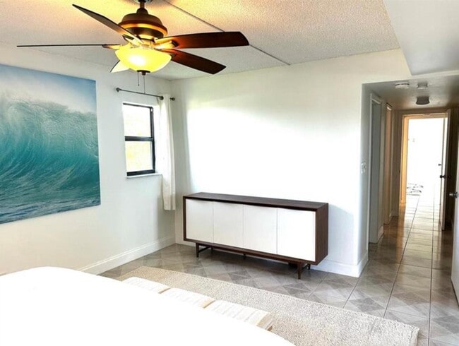 Photo - 1975 SE 3rd St Unit 4