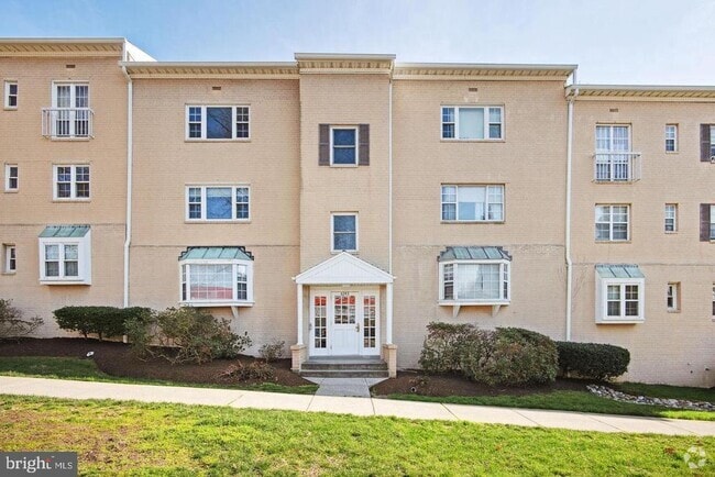 Building Photo - 6243 Wilson Blvd Unit 301 Rental