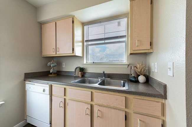 Modern Kitchen at Rancho de Luna - Rancho de Luna