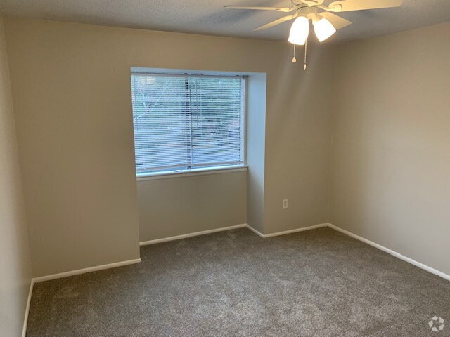 Building Photo - 9 Hidden Cove Cir Rental