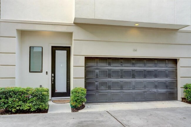 Photo - 64 N Hutcheson St