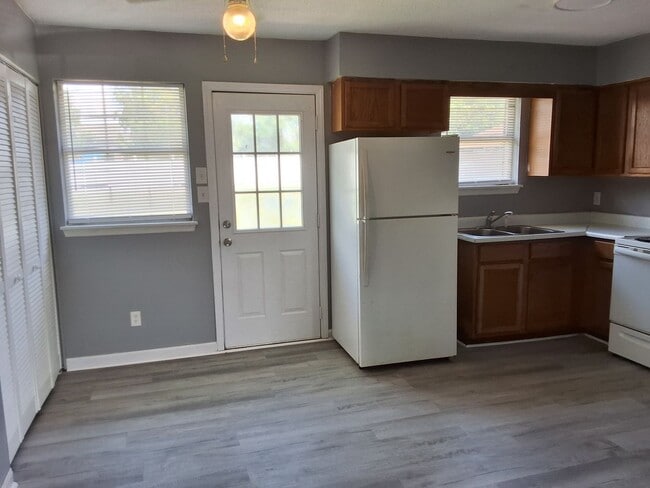 Photo - Beautiful 3 Bed, 1 Bath Convenient Locatio...
