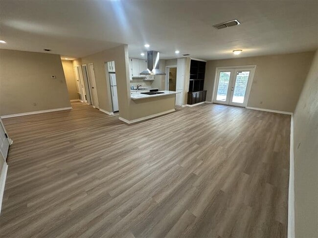 Photo - 10172 Hillside Dr