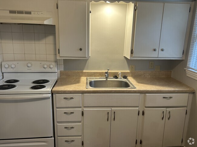 Building Photo - 4256 Crittenden Ave Rental