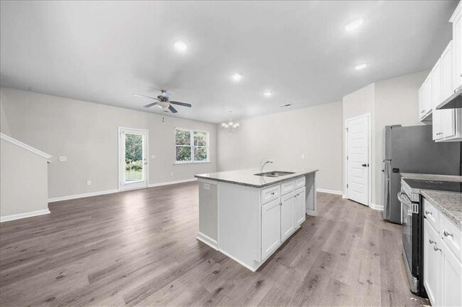 Photo - 200 Vickery Ln