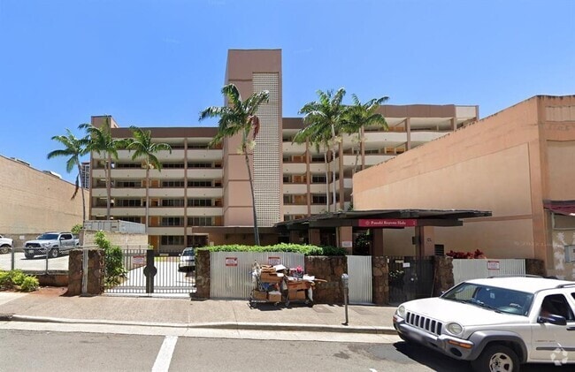Building Photo - 167 N Pauahi St Rental