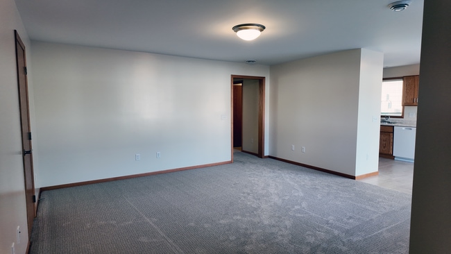 Living Room - 2108 Arlington Trl Unit 4