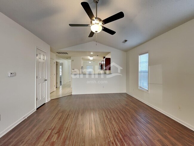 Photo - 101 Charlotte Ct