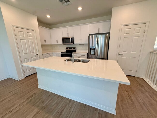 Building Photo - Luxury Townhome 3 level 2 car garage  modern kitchen must see charmer $3350