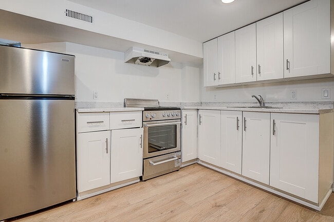 Building Photo - 96 Wiltshire Ave Unit Lower