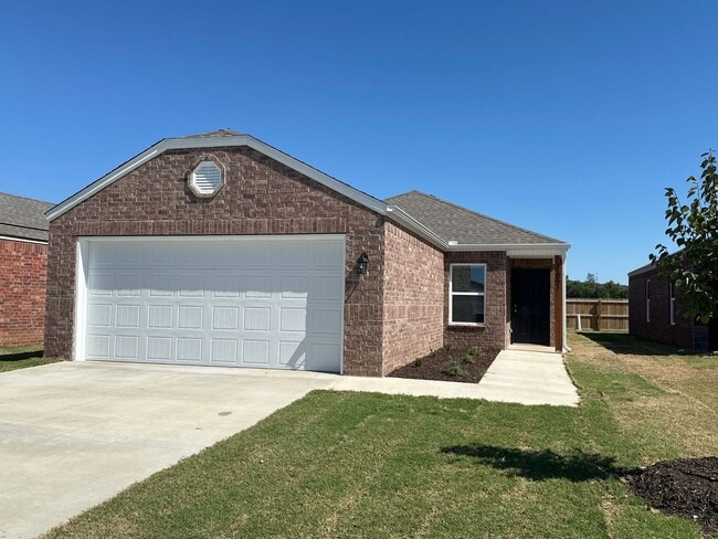 Photo - Now Pre-Leasing — Comfortable 3 Bedroom Living in Barberry Court