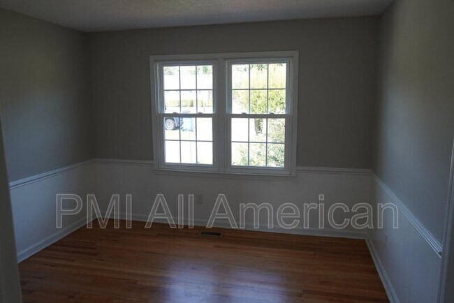 Photo - 622 Bedford Rd