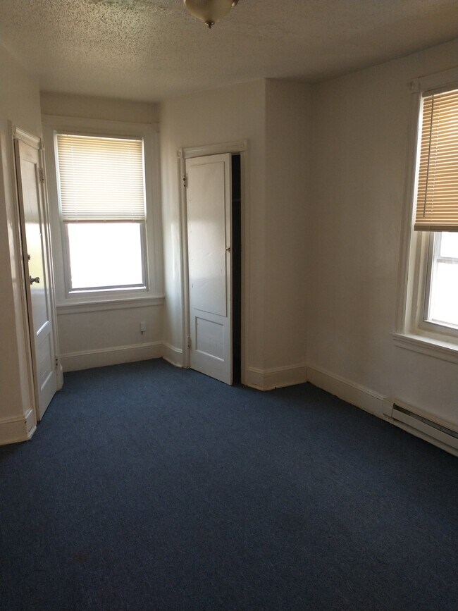 Building Photo - 4246 N 6th St