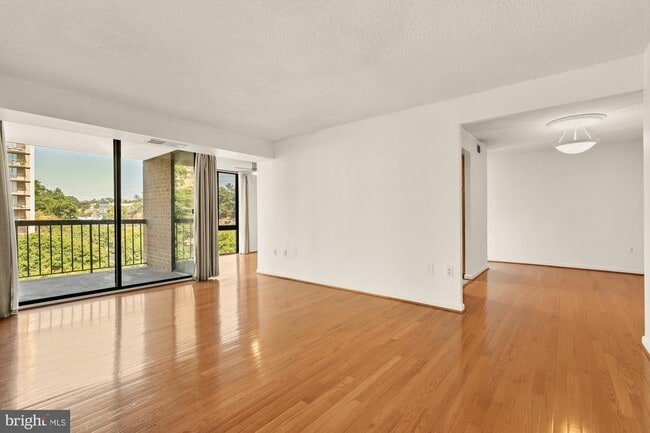 Photo - 4500 S Four Mile Run Dr Unit 304