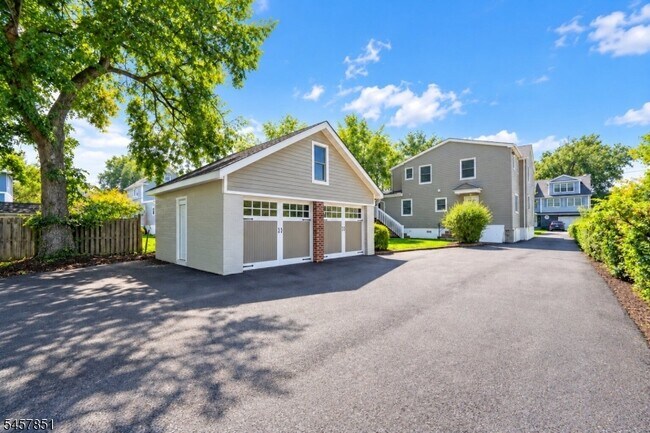 14 Locust St Unidad 2