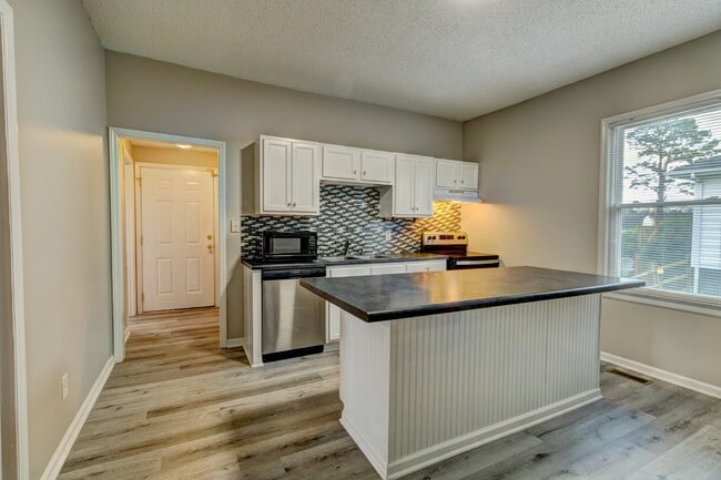 Photo - 64 Burton St