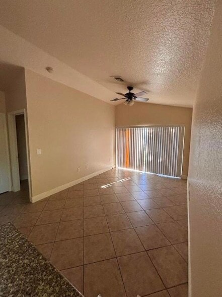 Photo - 4838 Cambridge St