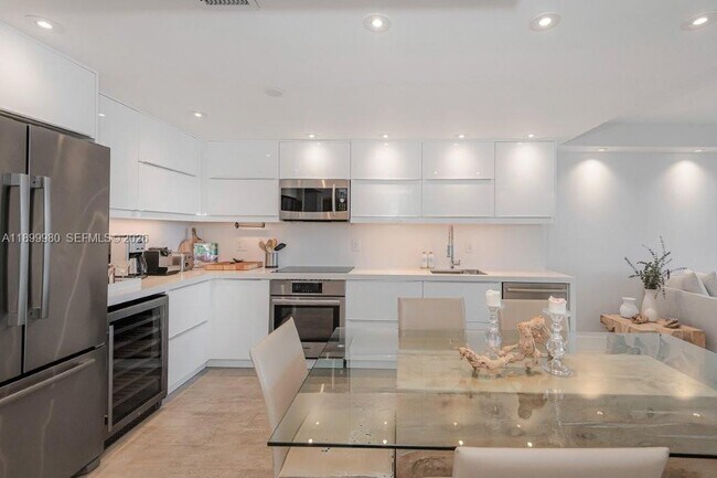 Photo - 2301 Collins Ave Unit 738