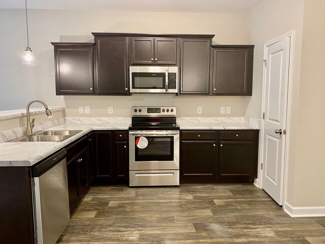 Photo - Well maintained Townhome in Piney Green!