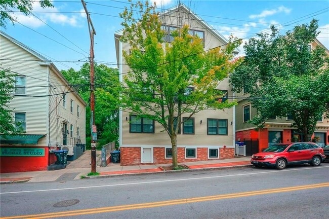 Photo - 298 Wickenden St