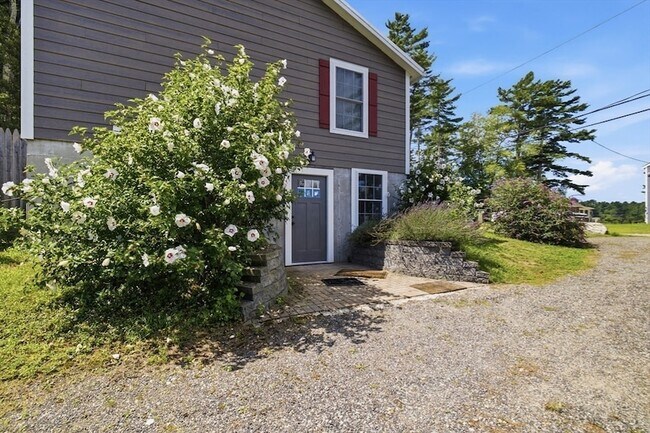 Photo - 74 Blackmore Pond Cir