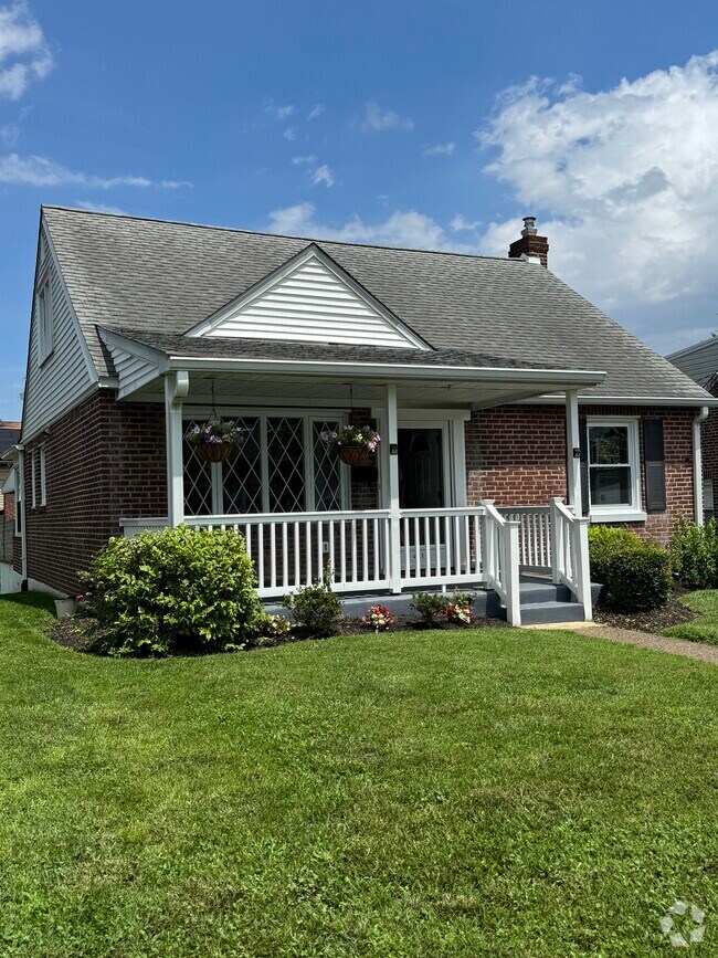 Building Photo - 421 Lawrence Rd Rental