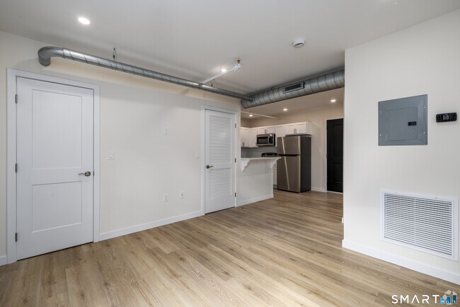 Photo - 584 Main St Unit D