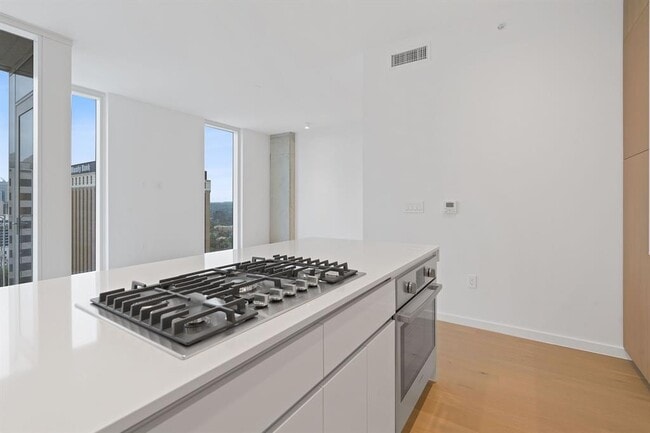 Photo - 313 W 17th St Unit 2106