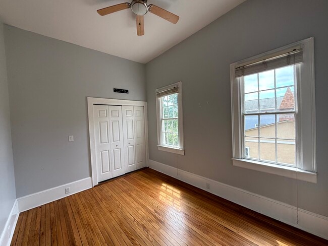 Photo - 227 W Hall St