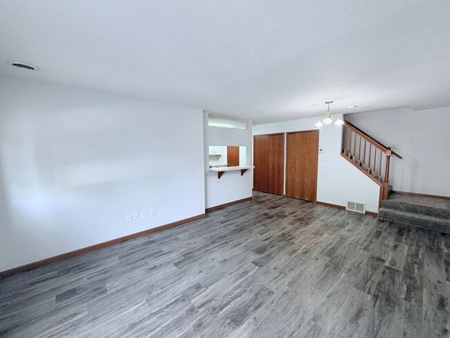 Photo - 393 Leeward Trail