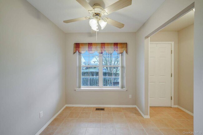 Photo - 18 Summerfield Cir