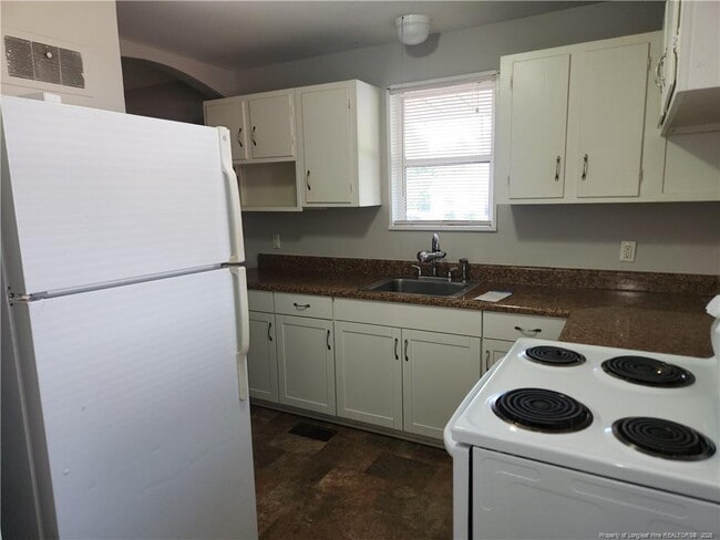 Photo - 469 McBain Dr