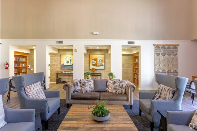 Lounge - The Village at Willow Glen