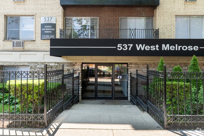 Entrance - 537 W. Melrose