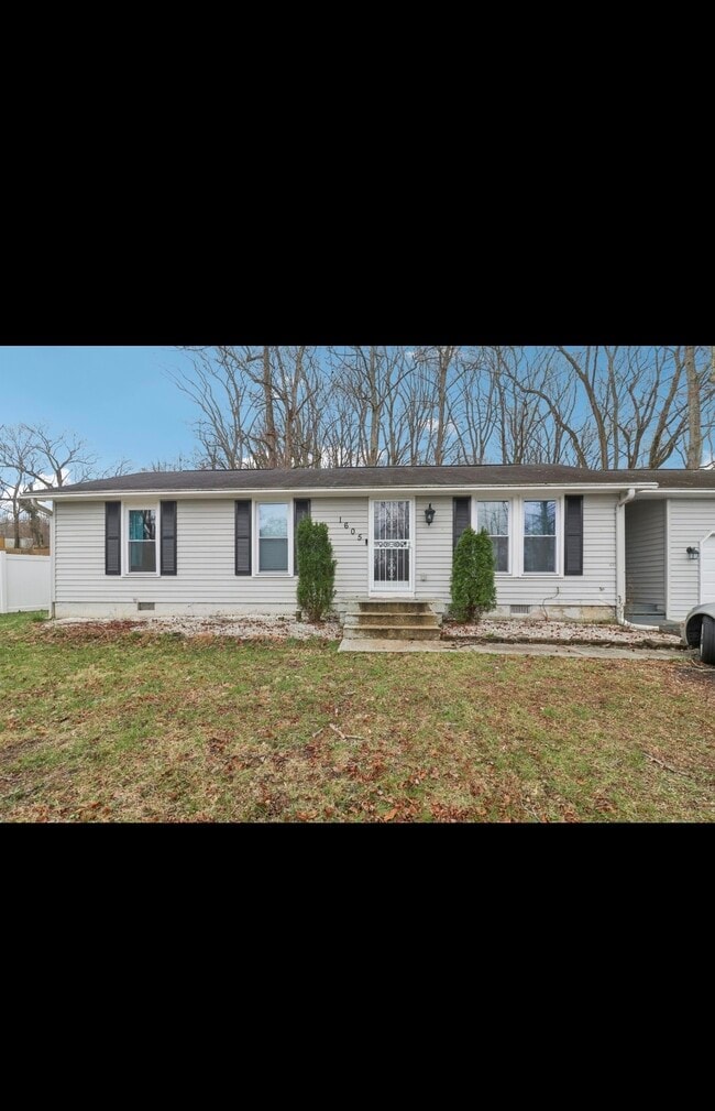 Photo - 1605 Airport Ln