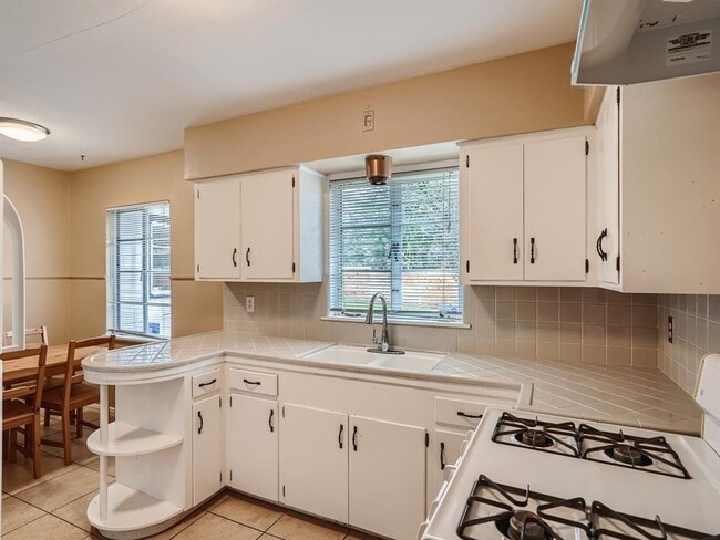 Photo - 1110 Southwood Rd