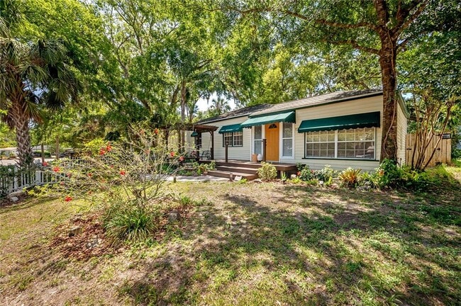 Building Photo - 1211 E Park Cir Rental