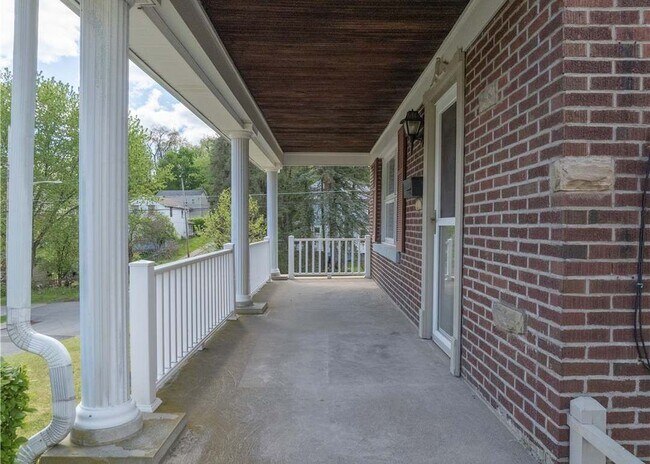 Photo - 1310 Martha St