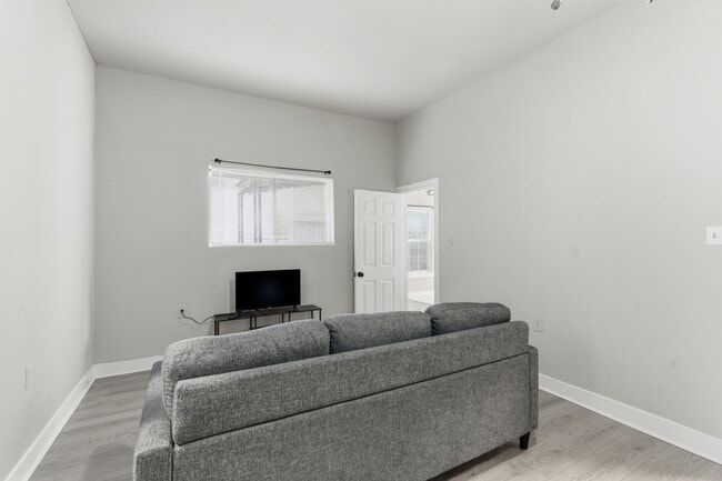 Photo - 314 W Cevallos Unidad ID1363386P