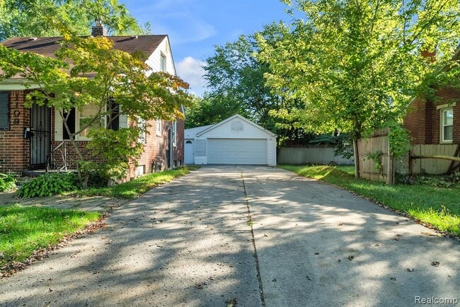 Photo - 1109 Shadowlawn St