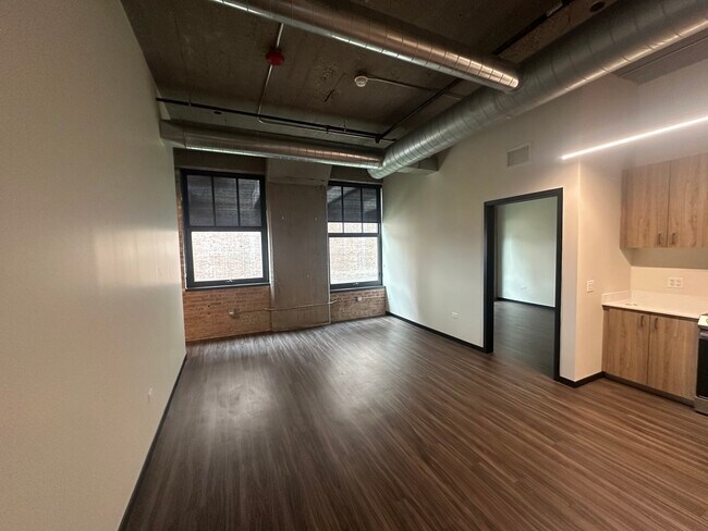 Photo - 2032 N Clybourn Ave